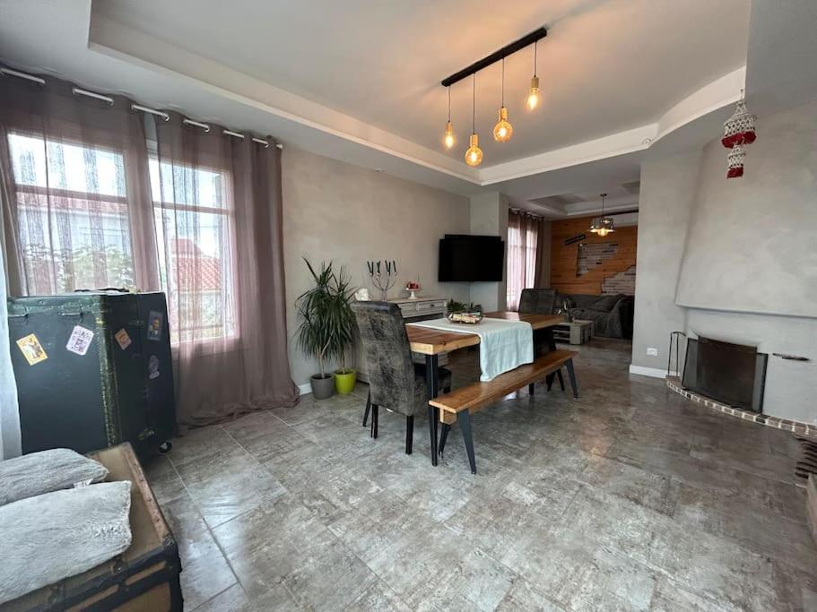 Comme A La Maison Narbonne Eksteriør billede